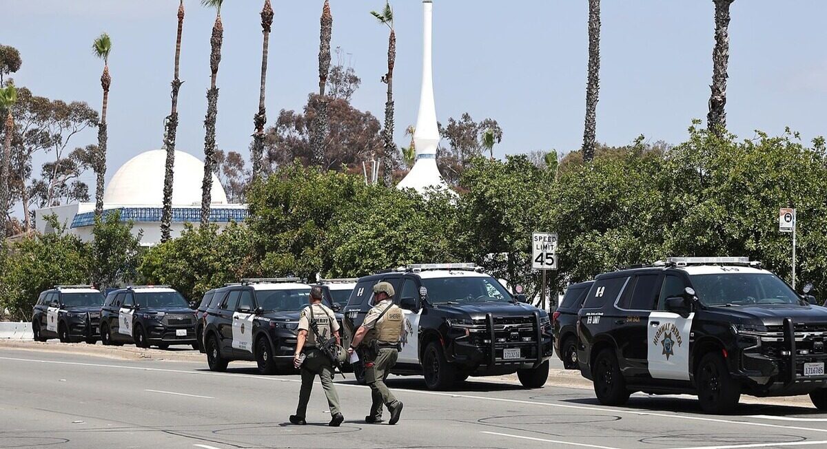Adolescente sustrae armas de su hogar antes de ataque en mezquita de San Diego