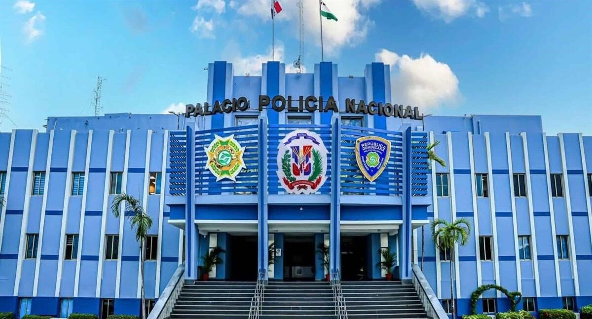 Hombre buscado por homicidio en Boca Chica se entrega a las autoridades