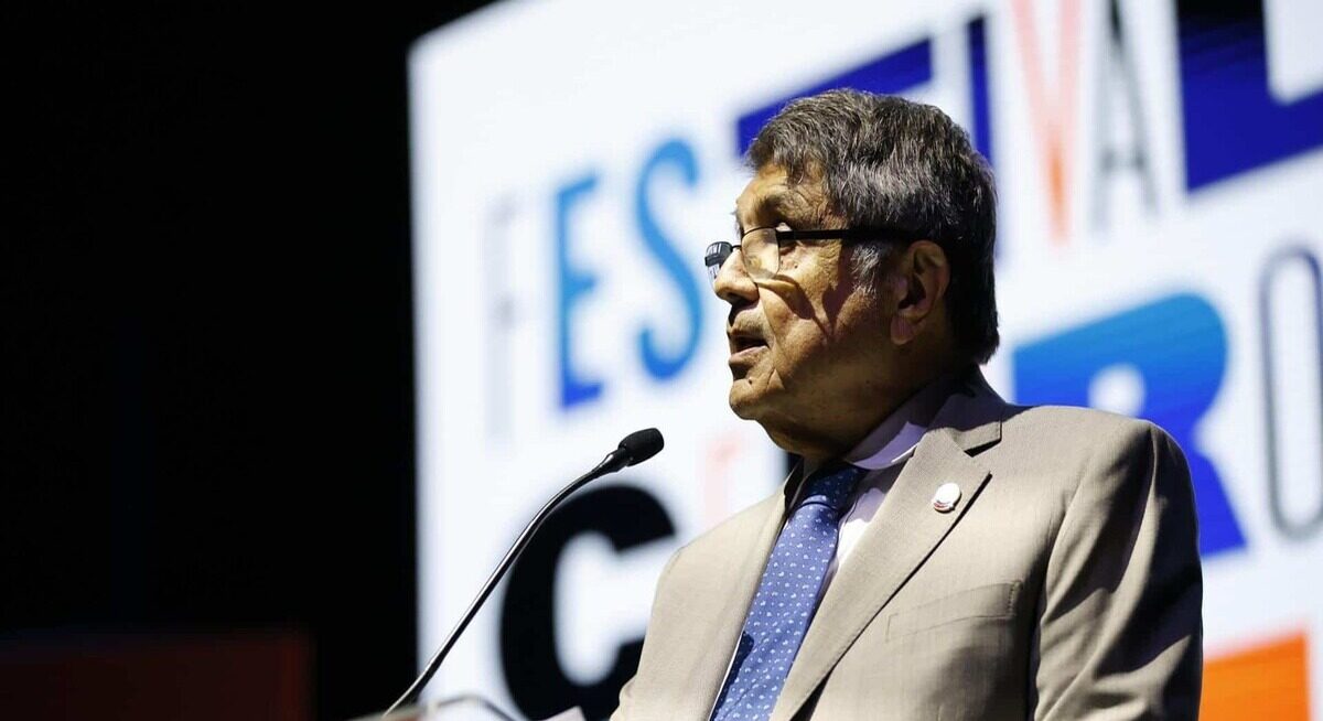 Sergio Ramírez aboga por la libertad de expresión en evento literario de Panamá