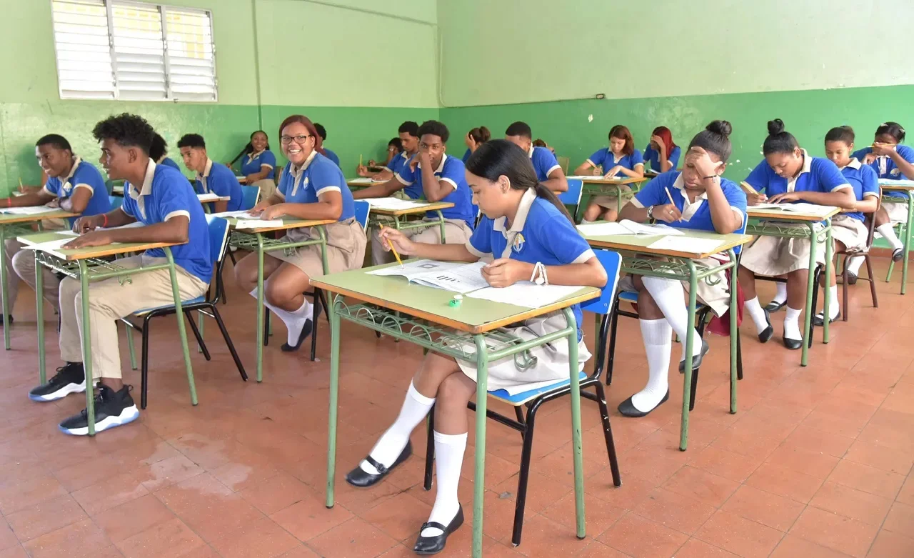 Inicia consulta para transformar el sistema educativo dominicano el 10 de junio