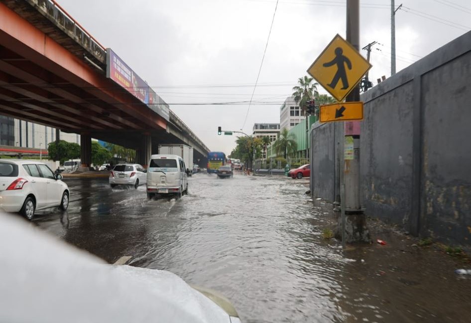 Lluvias Torrenciales Afectan 22 Provincias en República Dominicana