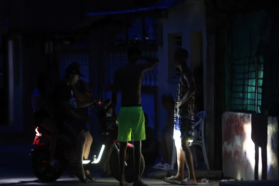 Cuba Enfrenta Apagón Masivo por Crisis Energética