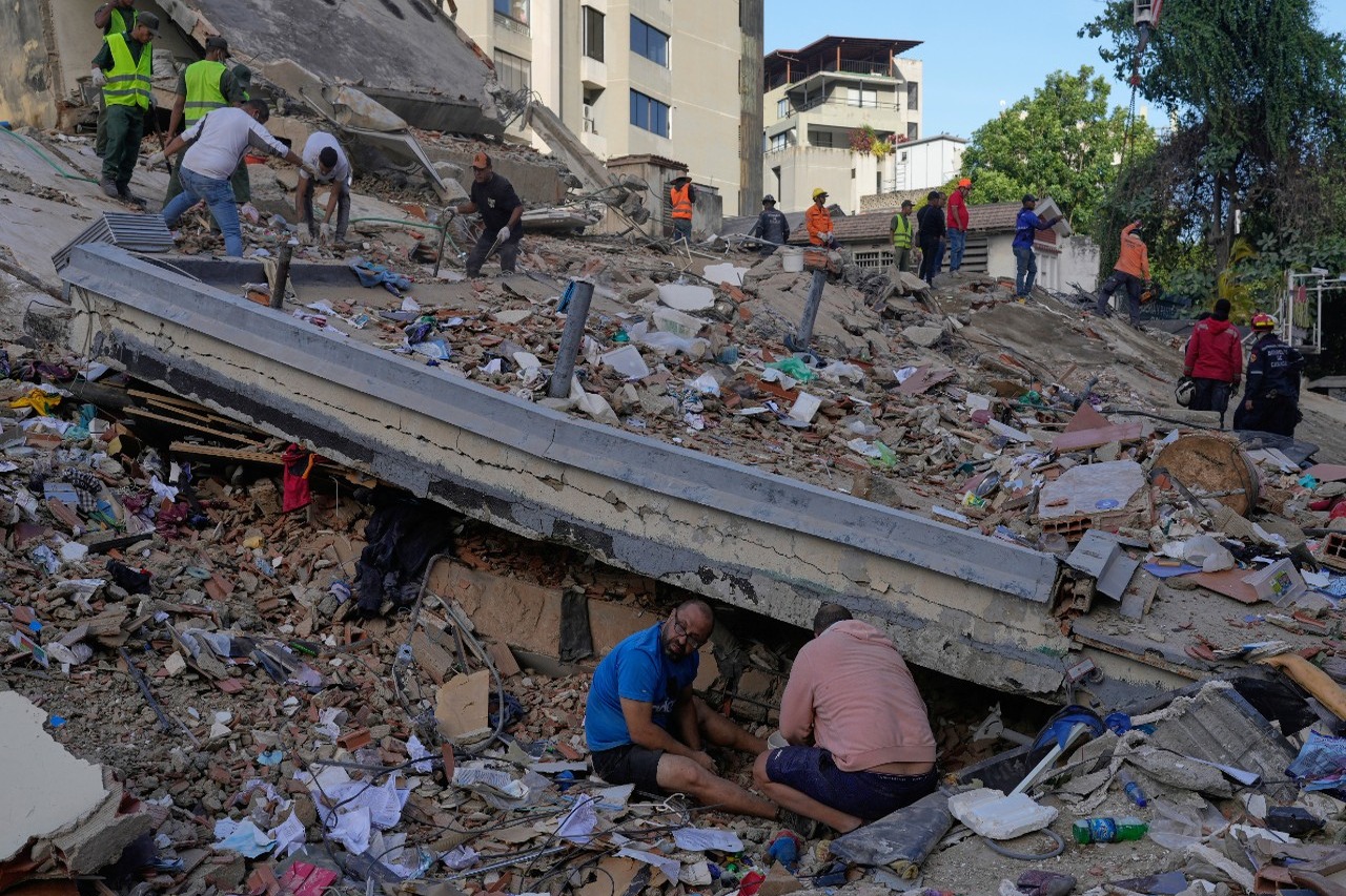 Rescatistas Dominicanos Viajan a Venezuela para Brindar Asistencia Humanitaria