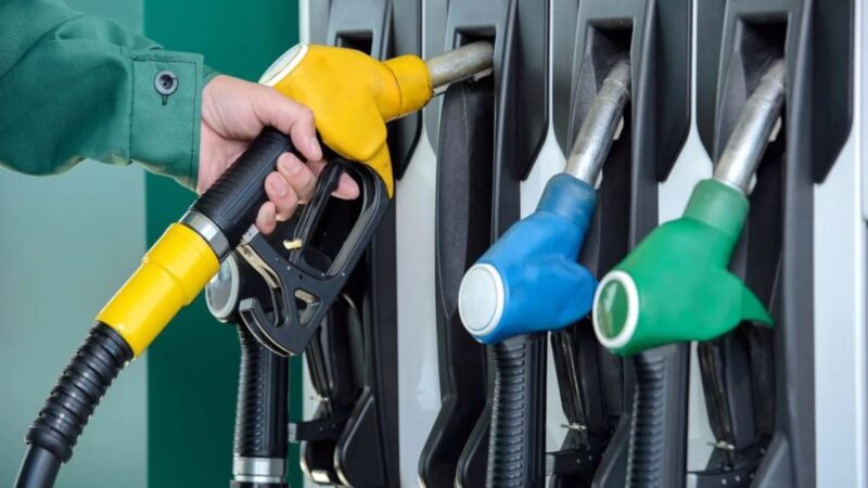 Gobierno Dominicano Congela Precios de Combustibles para Proteger a los Ciudadanos