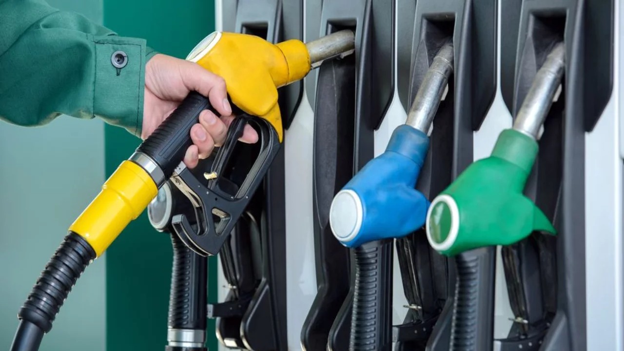 Gobierno Dominicano Congela Precios de Combustibles para Proteger a los Ciudadanos