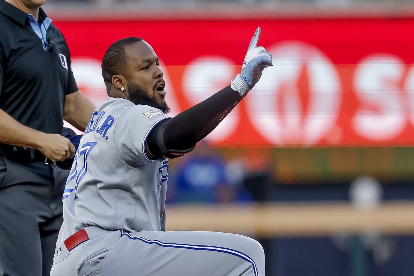 Vladimir Guerrero Jr. Regresa al Poder con Jonrón en Fenway Park