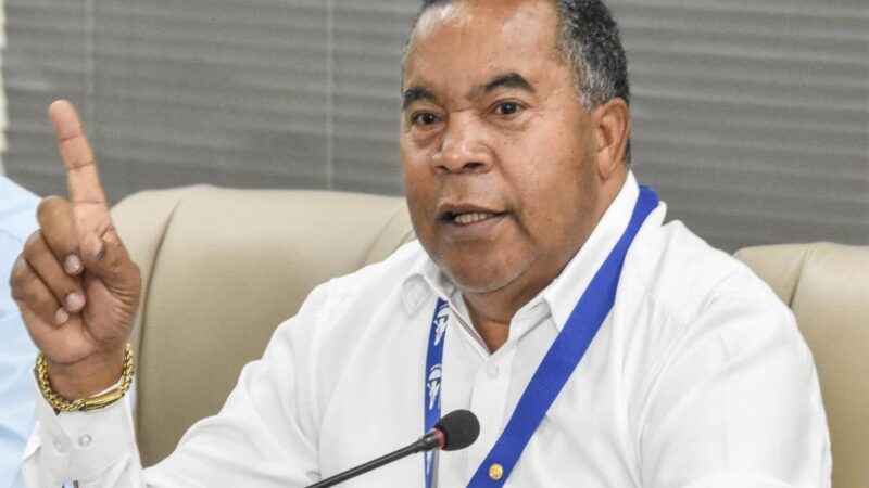 Éxito Rotundo en Evaluación Docente: Más del 80% de Maestros Obtiene Altas Calificaciones