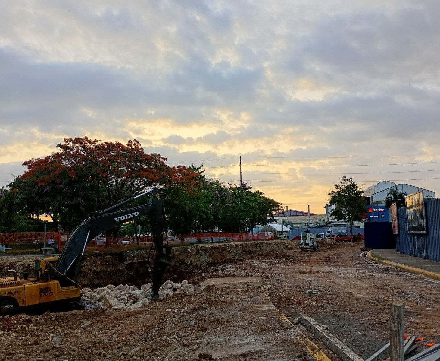 Innovador Proyecto de Drenaje en Plaza de la Bandera Transformará la Avenida Anacaona