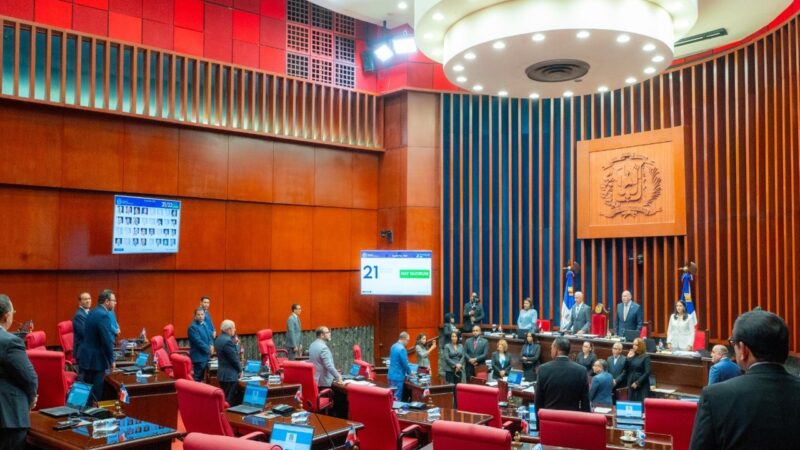 Senado Dominicano Aprueba Reformas Clave en Gestión de Residuos y Obras Públicas