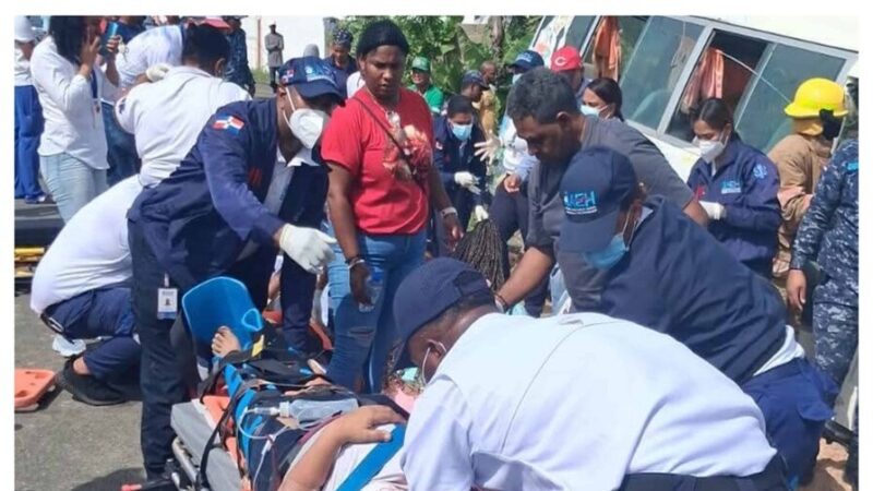Impactante Accidente de Autobús de Supérate Deja 16 Heridos en Hato Mayor