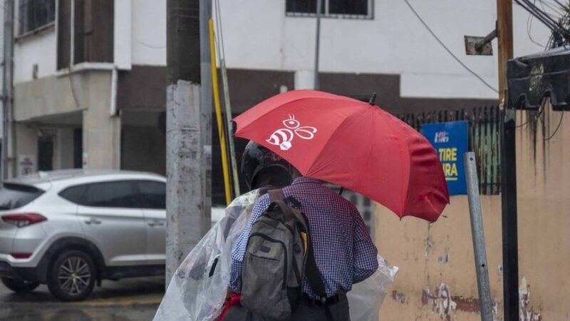 Onda Tropical y Calor Intenso Marcan el Clima en República Dominicana