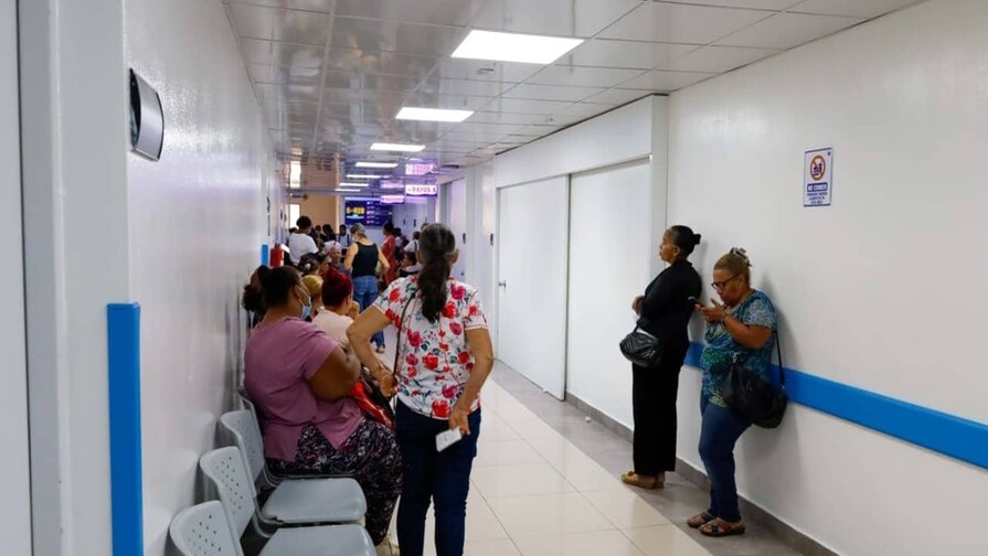 Acusan a Exdirector del Oncológico del Cibao de Nepotismo y Mala Gestión