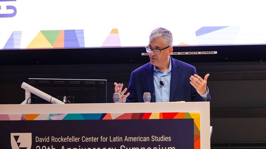 Steven Levitsky analiza la situación democrática desde Santo Domingo