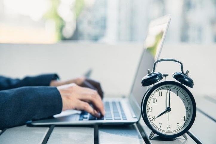 Cambios de Horario Laboral: Lo que Dice la Ley y la Realidad de los Empleados