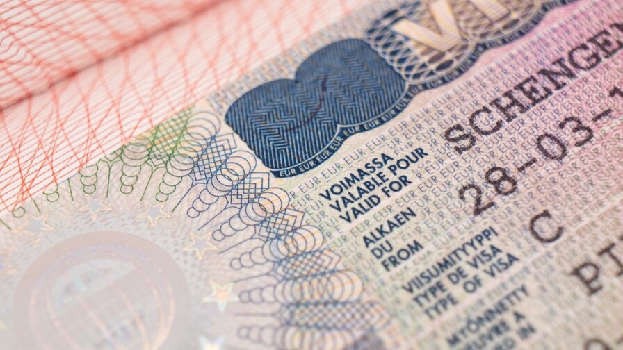 Desafíos para los dominicanos en su acceso a Europa