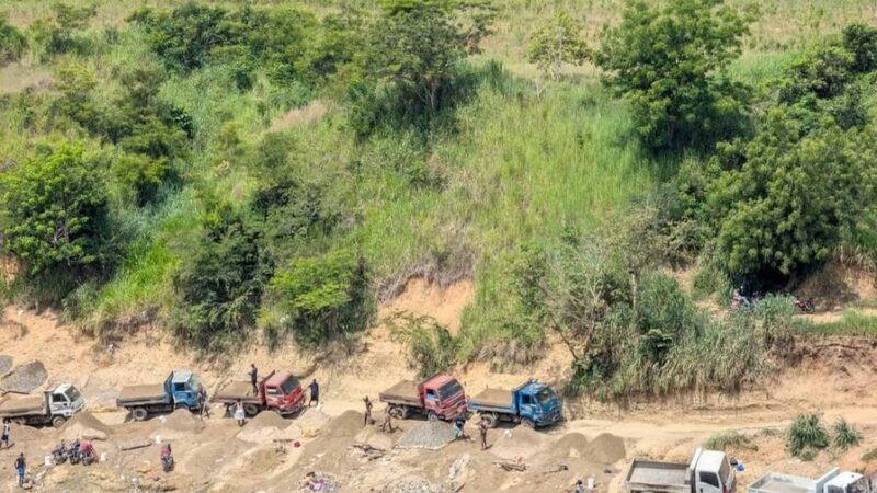 Medio Ambiente Enfrenta Desafíos por Extracción Ilegal en Río Masacre