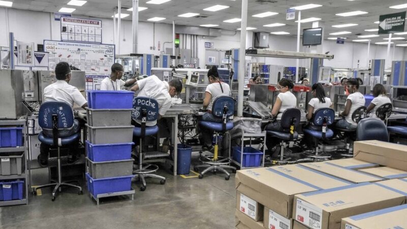 Industria Dominicana Impulsa Economía con Crecimiento del 62.9% en Mayo