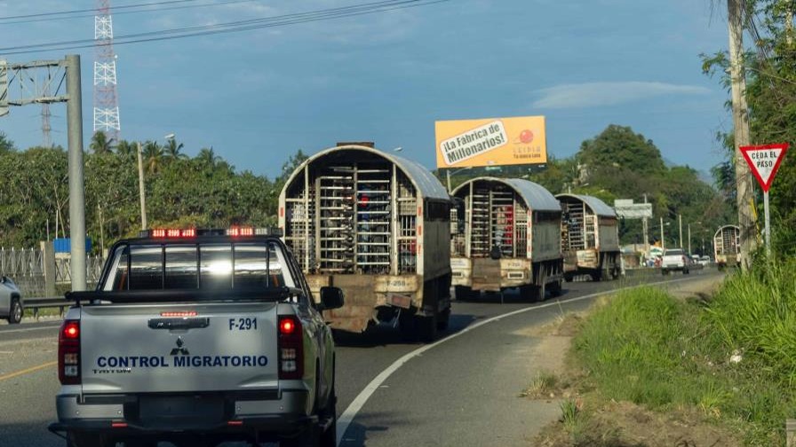 Detenidos Empleados de Migración por Tráfico de Haitianos en Vehículos Oficiales