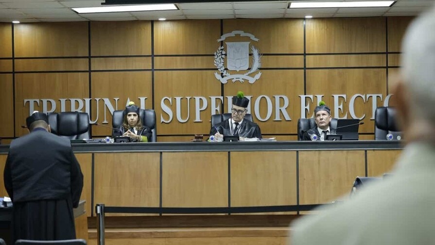 TSE Delibera sobre Controversial Reglamento de Encuestas de la JCE