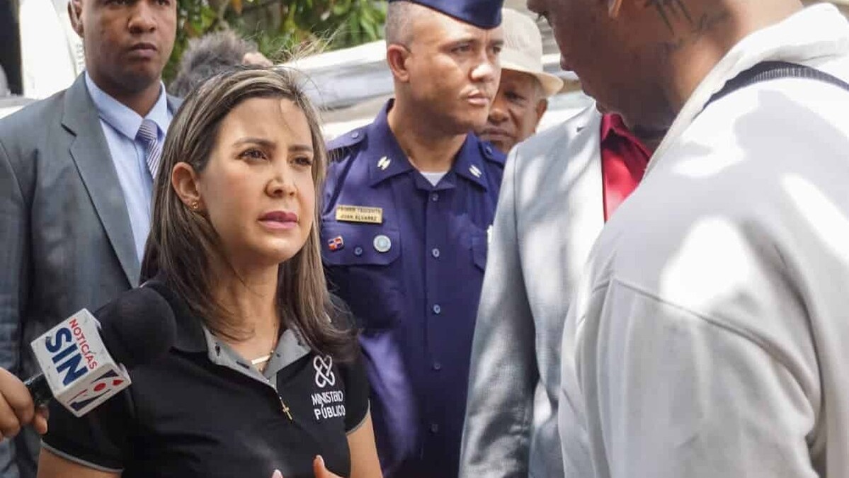 Rosalba Ramos Aborda Preocupaciones sobre Metaleros en Villa Consuelo