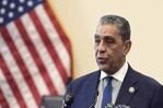 Adriano Espaillat Emite su Voto en las Primarias Demócratas de Nueva York