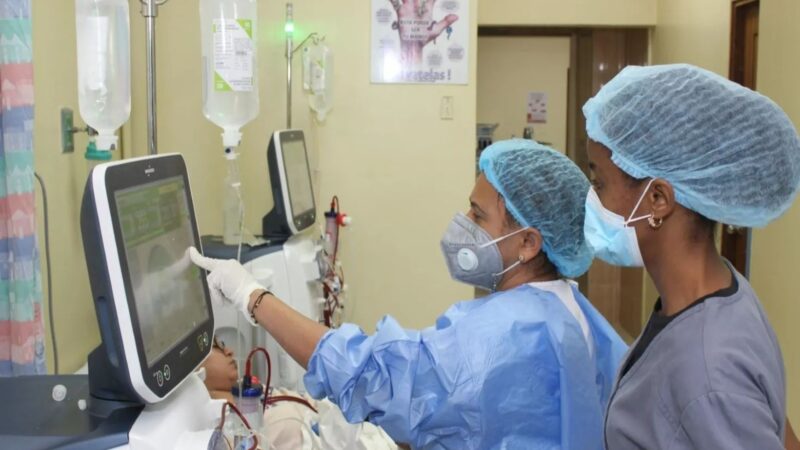 El Desafío de Vivir Conectado a una Máquina: La Realidad de la Diálisis en República Dominicana