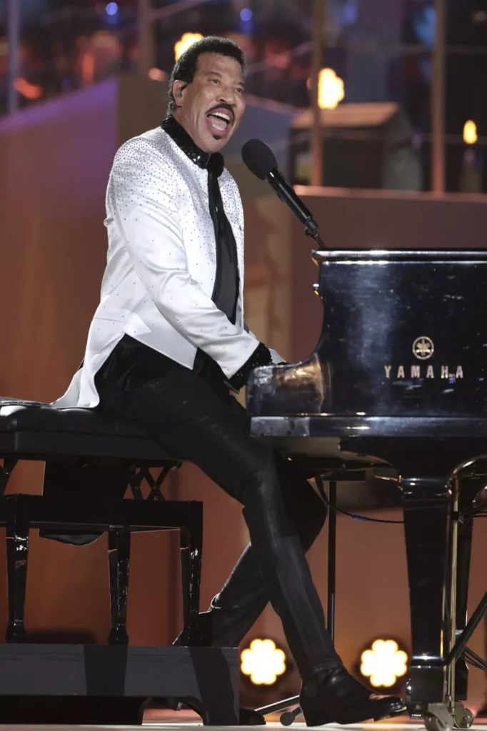 Lionel Richie Hospitalizado Tras Incidente de Salud en Concierto