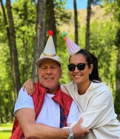 Bruce Willis celebra con alegría el cumpleaños de su esposa Emma Heming