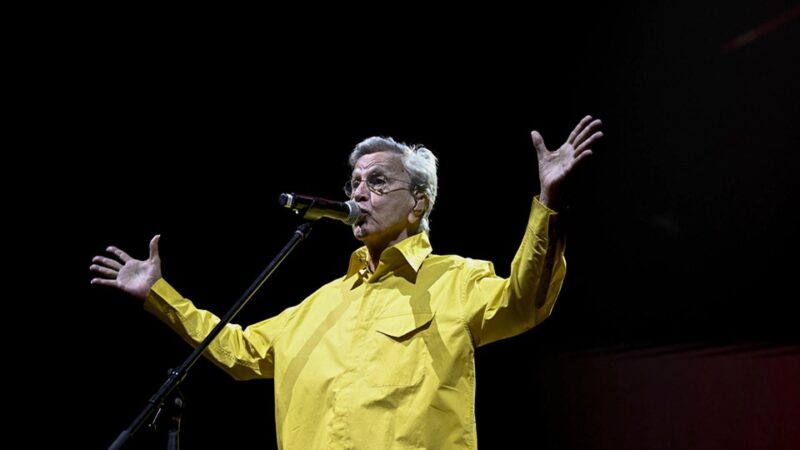 Caetano Veloso deslumbra en Madrid pero el público permanece indiferente
