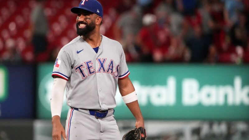 Ezequiel Durán: La Versatilidad Hecha Solución en los Rangers