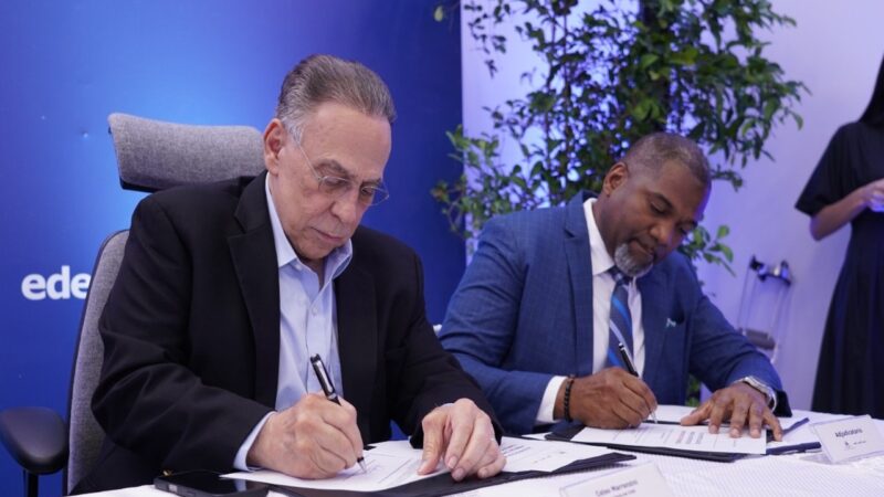 CUED Impulsa la Energía Renovable con 325 MW y Respaldo de Baterías