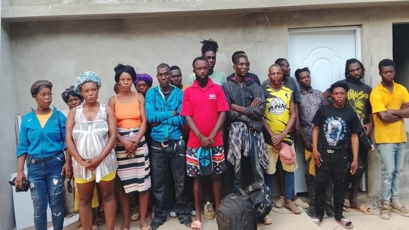 Ejército dominicano intercepta a 54 haitianos indocumentados en Montecristi