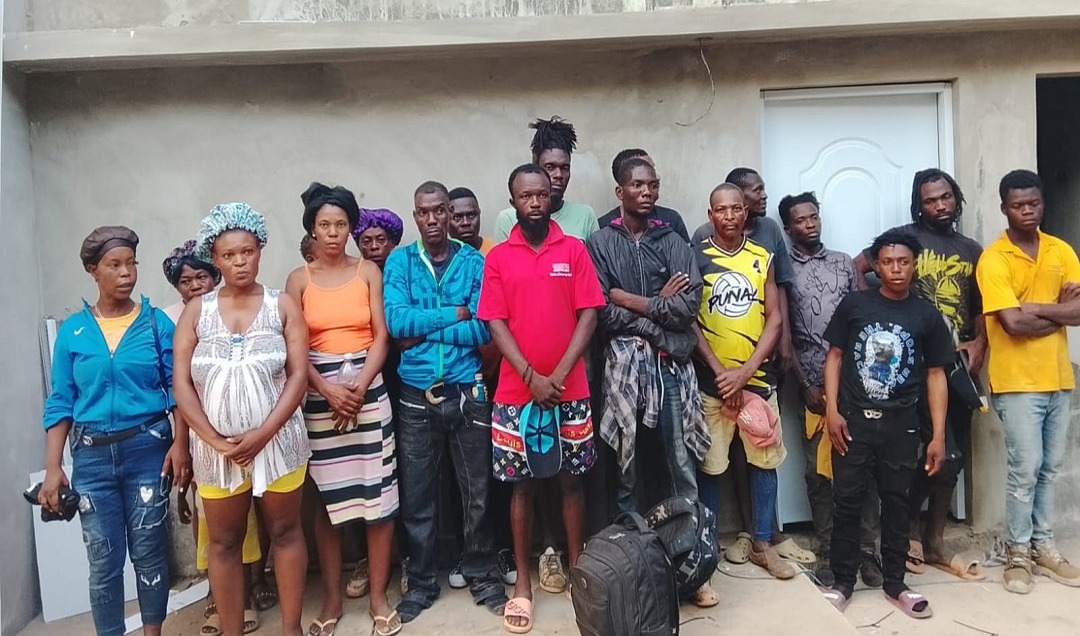 Ejército dominicano intercepta a 54 haitianos indocumentados en Montecristi