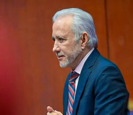 Senador Taveras Aboga por Reformas en el Código Penal para Proteger la Libertad de Opinión