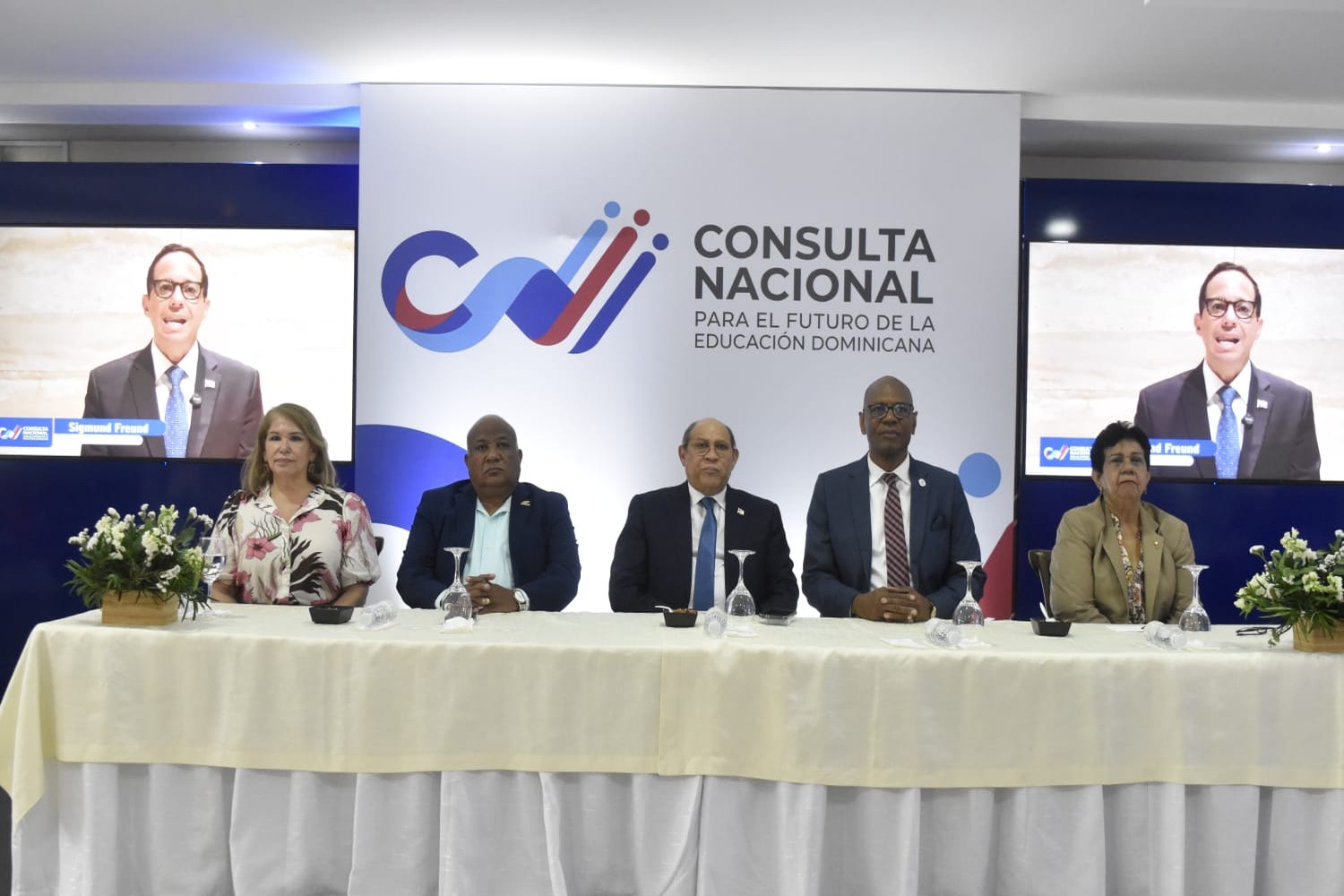 Consulta Nacional Prioriza Calidad Educativa y Preparación para el Futuro Laboral