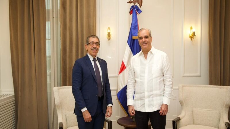 Presidente Abinader se reúne con el nuevo rector de la UASD, Jorge Asjana
