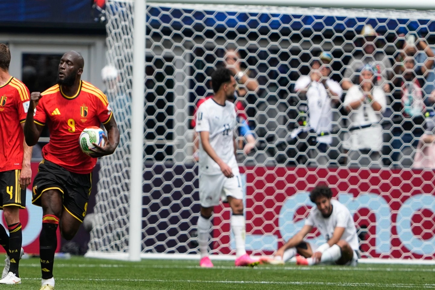 Bélgica y Egipto Empatan 1-1 en un Intenso Duelo Mundialista