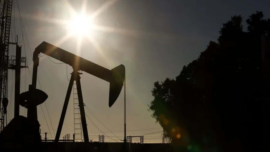 El Petróleo Cae por Debajo de los 85 Dólares ante Posible Acuerdo de Paz
