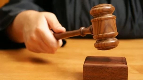 Condenan a 20 años de prisión a hombre por homicidio de su suegra en Herrera