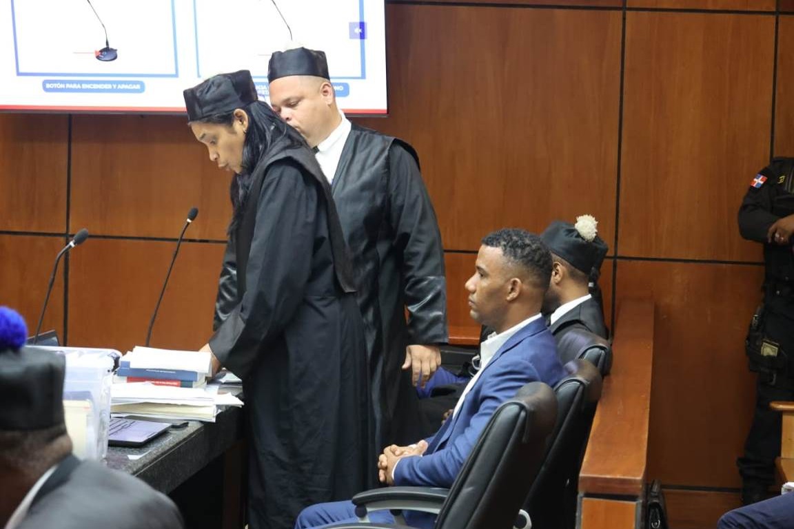 Suprema Corte decide arresto domiciliario para fiscal acusado de soborno en caso Senasa