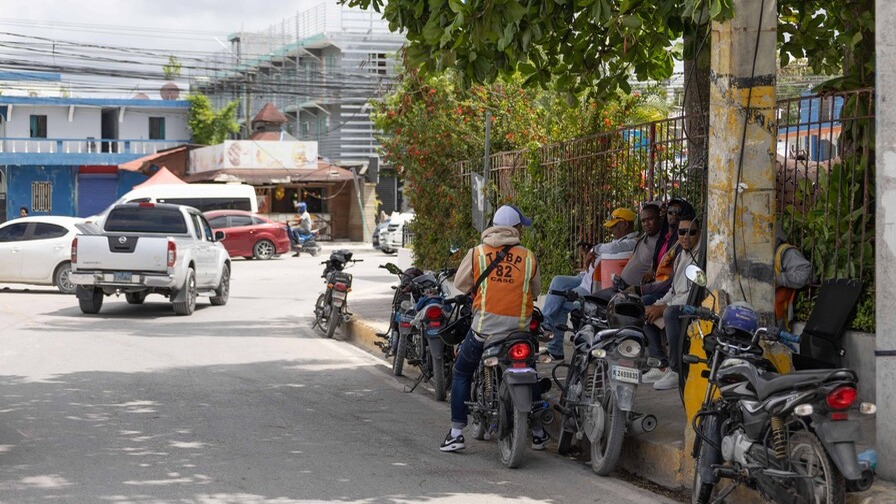 Motocicletas: Pilar de Movilidad y Empleo en Zonas Turísticas