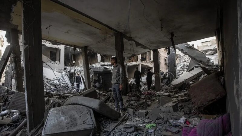 Ataque Aéreo en Gaza: Mueren Dos Palestinos, Incluida una Niña de 8 Años