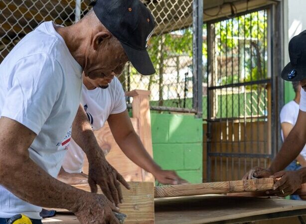 Reinserción laboral de internos en la cárcel de Salcedo