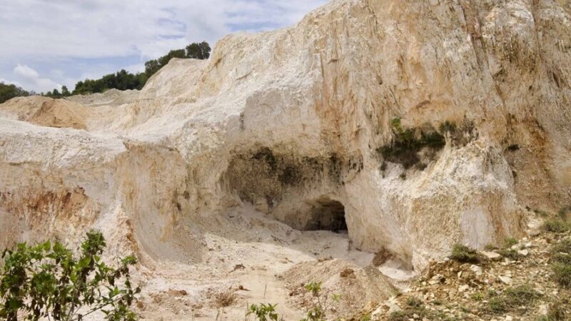Controversia Ambiental en las Cuevas del Pomier: Denuncias y Respuestas