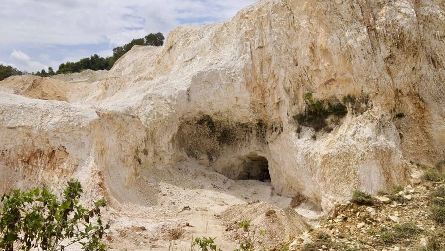 Controversia Ambiental en las Cuevas del Pomier: Denuncias y Respuestas
