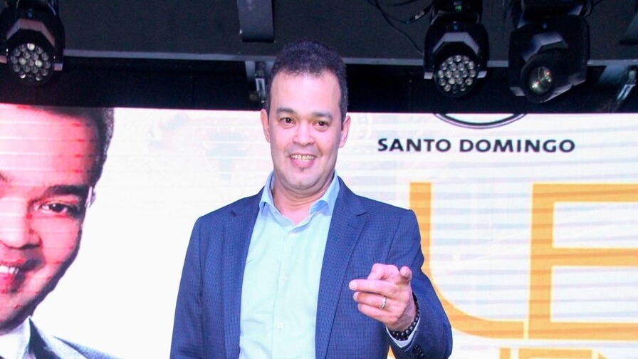 República Dominicana Despide a Alex Bueno con Honores