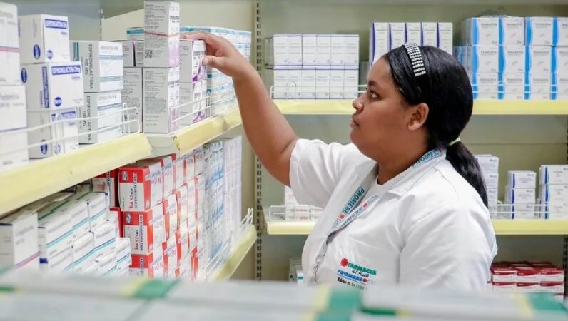 ARS cubrirán recetas de médicos fuera de su red, informa el CNSS