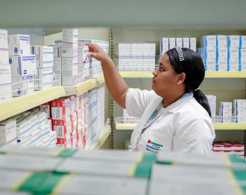 ARS cubrirán recetas de médicos fuera de su red, informa el CNSS