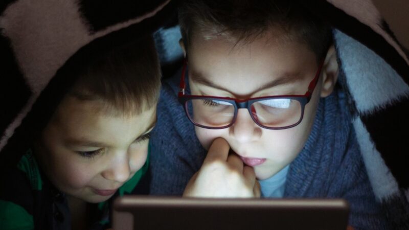 Aumento de la Miopía Infantil: Un Desafío en la Era Digital