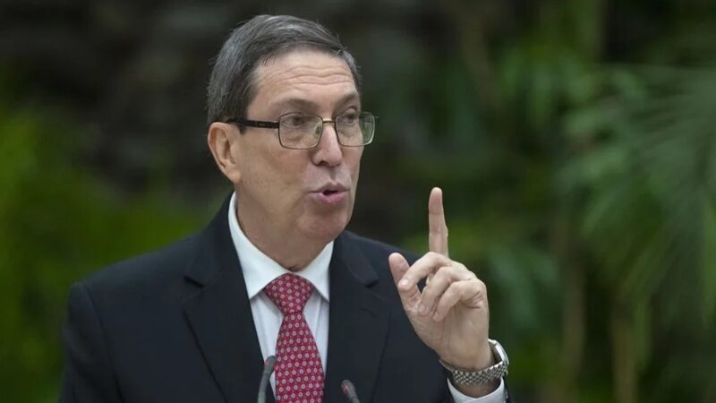 Cuba Acusa a EE.UU. de Imponer un Bloqueo Económico Similar a uno Militar